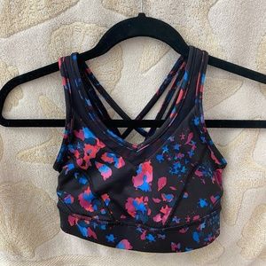 LULULEMON/ Sports bra